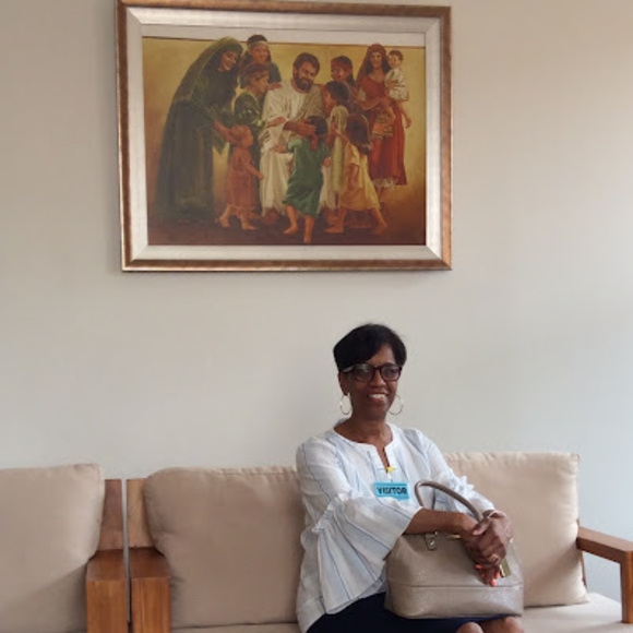 Meet your Posher, Lois - Picture 1 of 1